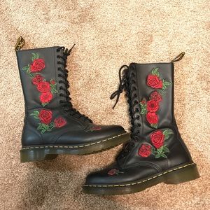 Dr. Martens 14 eye Vonda Leather Rose Boots